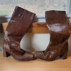 ALOHAS Brown Croc-Embossed Heeled Boots